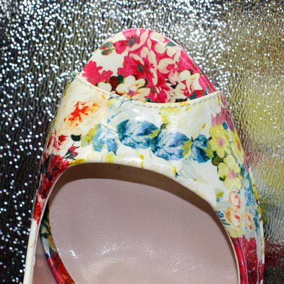 Nine West Floral Platform Heels - Picture 7 of 8